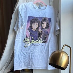 ***WORN ONCE***Gildan White The Judds concert T-Shirt